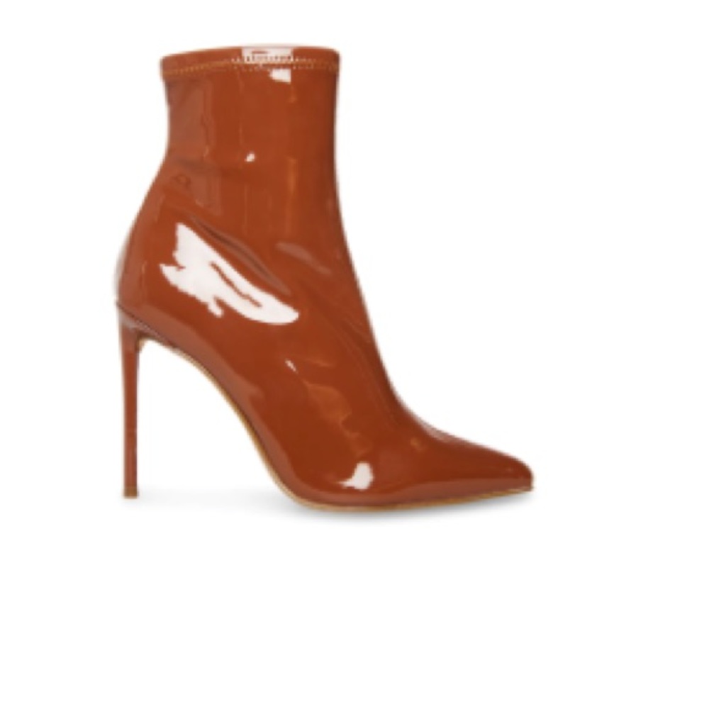 STEVE MADDEN POSSE COGNAC PATENT BOOTS